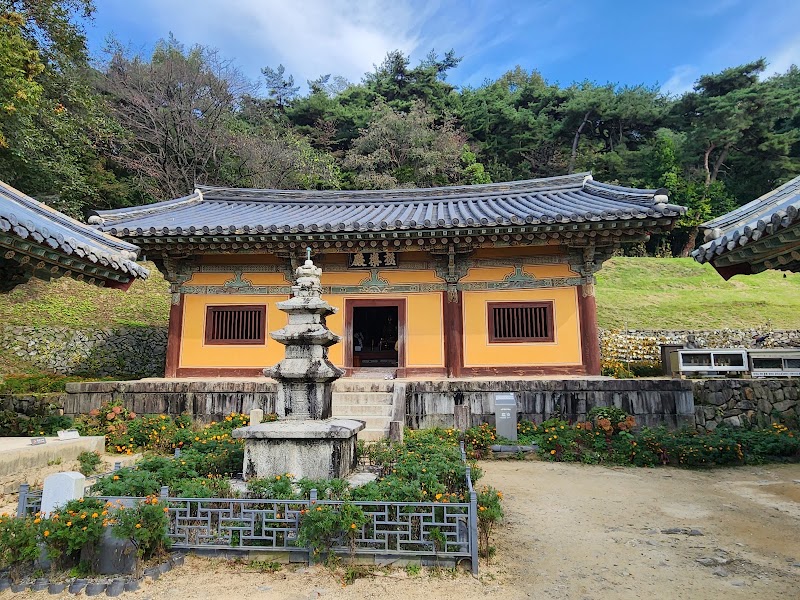 Bongjeongsa Temple