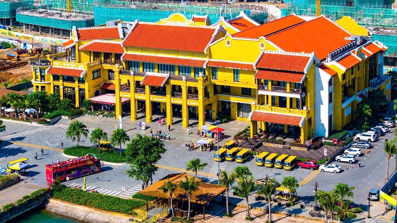 Cảng tàu khách Quốc tế Hạ Long - Cảng tàu khách Quốc tế Hạ Long 9, đường Hạ Long, Bãi Cháy, Quảng Ninh, Vietnam