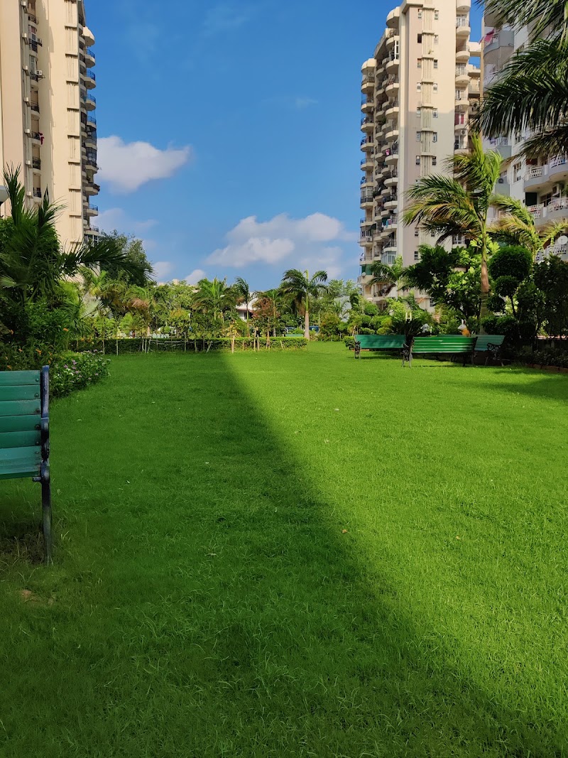 Maple Heights & Maple Crescent Club - Maple Heights & Maple Crescent Club, F32J+R83, Block C, Sushant Lok Phase I, Sector 43, Gurugram, Haryana 122009, India
