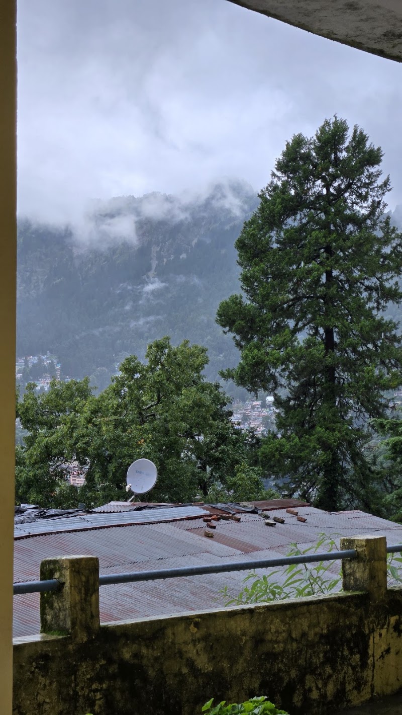Laxmi Kutteer Homestay - Laxmi Kutteer Homestay Birla road, Tallital, Nainital, Uttarakhand 263001, India