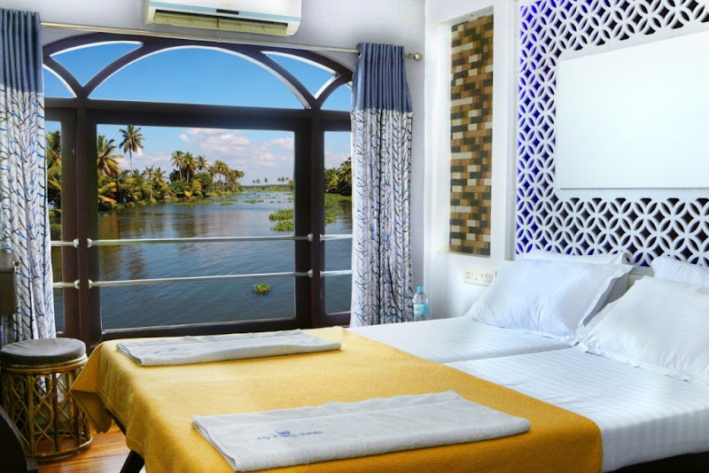 Kovalam Houseboat Tours - Poovar Backwater Boat Trips - Kovalam Houseboat Tours - Poovar Backwater Boat Trips Light House Rd, Light House Beach, Kovalam, Kerala 695521, India