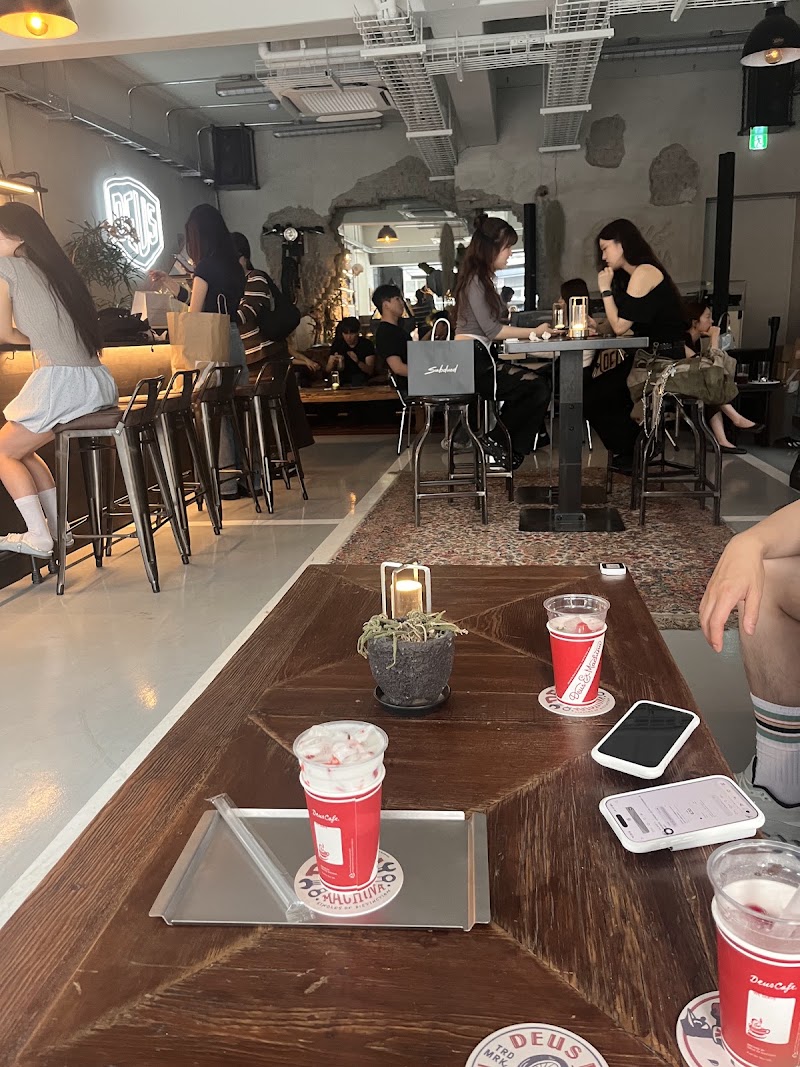 Deus Ex Machina - The Chamber of Eternal Combustion - Deus Ex Machina - The Chamber of Eternal Combustion, 56 Ttukseom-ro 17ga-gil, Seongdong-gu, Seoul, South Korea