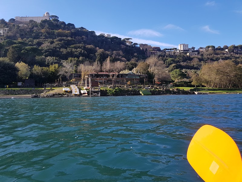 Canoa Kayak Academy Scuole di Canoa - Canoa Kayak Academy Scuole di Canoa, Via Spiaggia del Lago, 17/b, 00073 Castel Gandolfo RM, Italy