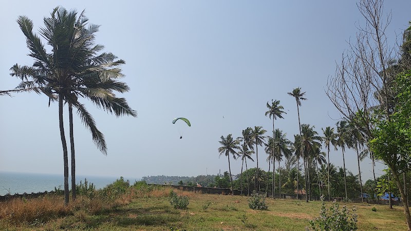 Varkala-Papanasham South Cliff Parking - Varkala-Papanasham South Cliff Parking, PPJ4+RV8, Varkala, Kerala 695141, India