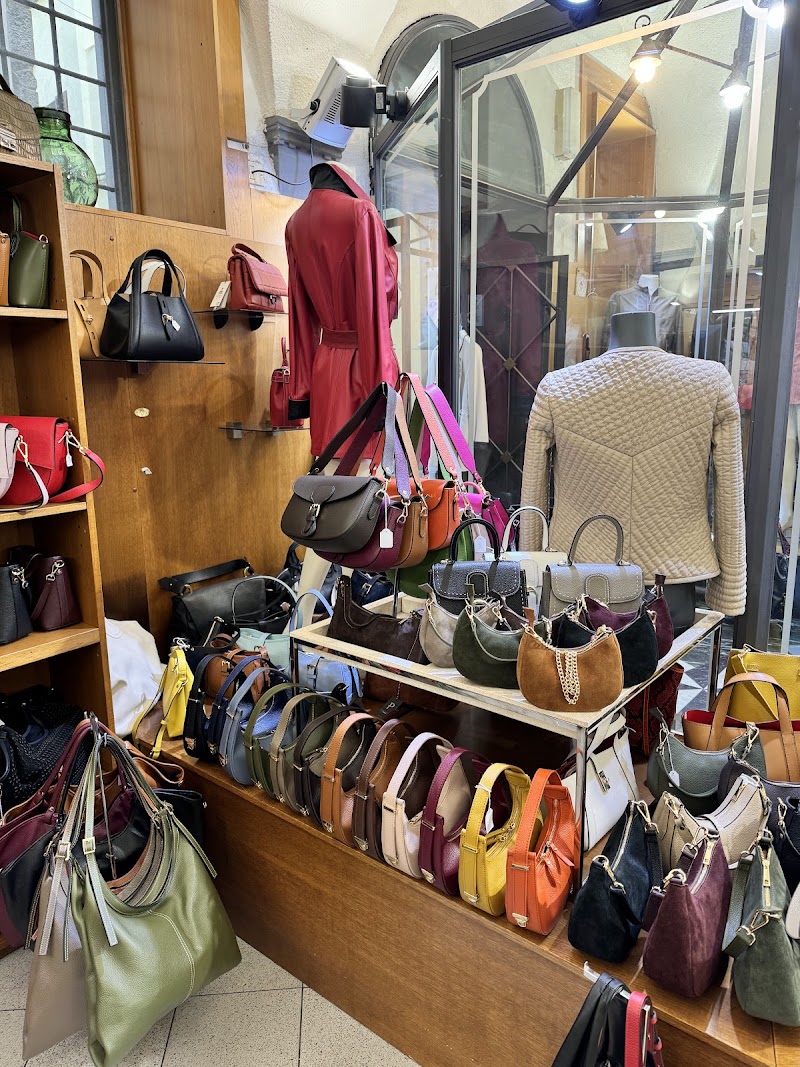 Il Perseo Leather Firenze - Il Perseo Leather Firenze, Borgo dei Greci, 24R, 50122 Firenze FI, Italy