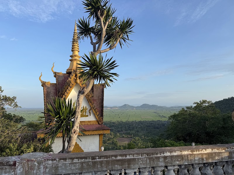 Bat cave, Killing cave, bamboo train and handicraft tour - Bat cave, Killing cave, bamboo train and handicraft tour, Tea Cham Rath St, Krong Battambang 02000, Cambodia