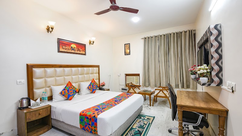 FabHotel The Lalit Vibes - FabHotel The Lalit Vibes 57-A, Akashneem Marg, DLF Phase 2, Sector 25, Gurugram, Haryana 122002, India