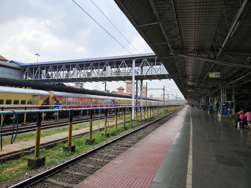 CLT Platform No - 4 - CLT Platform No - 4, 6QWJ+H58, Main, Palayam, Kozhikode, Keralam 673001, India