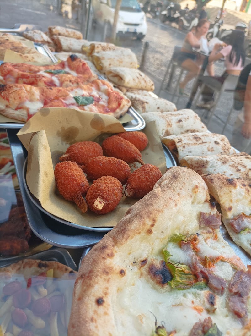 Voglia di pizza 2.0 - Voglia di pizza 2.0, Piazza Santa Croce, n11, 80059 Torre del Greco NA, Italy