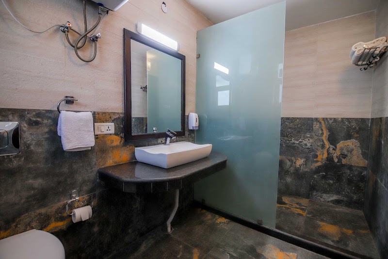 StayVista at Mistletoe House in Bhimtal | 6 BHK Premium Villa - StayVista at Mistletoe House in Bhimtal | 6 BHK Premium Villa Village, Bhagatpura, Bhimtal, Bhagtpura, Uttarakhand 263127, India