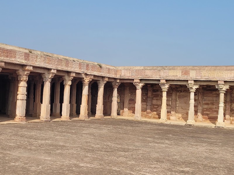 Hindola Mahal - Hindola Mahal, 994V+P5F, Sulibardi, Madhya Pradesh 454010, India