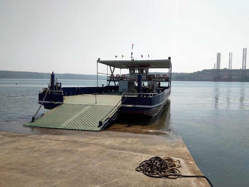 Tavsal ferry point - Tavsal ferry point, 76VQ+MQJ Arabian Sea, Tavasal, Maharashtra 415614, India