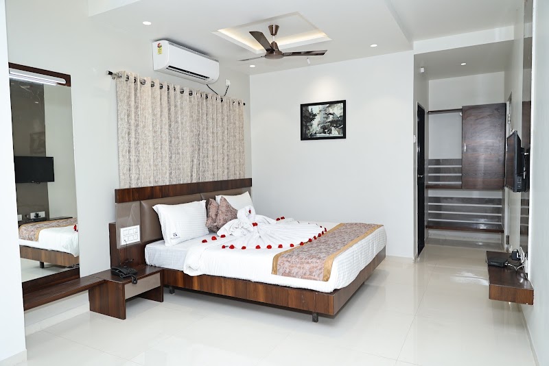 Brindavan Residency - Brindavan Residency, Station Rd, opp. hotel Priyadarshini, Hosapete, Karnataka 583201, India