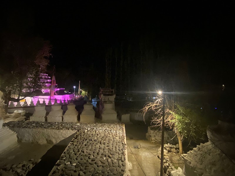 Gomang Guest House : སྒོ་མང མགྲོན་ཁང། (estb. 1993) - Gomang Guest House : སྒོ་མང མགྲོན་ཁང། (estb. 1993) Nuchung, Changspa Rd, Leh, 194101