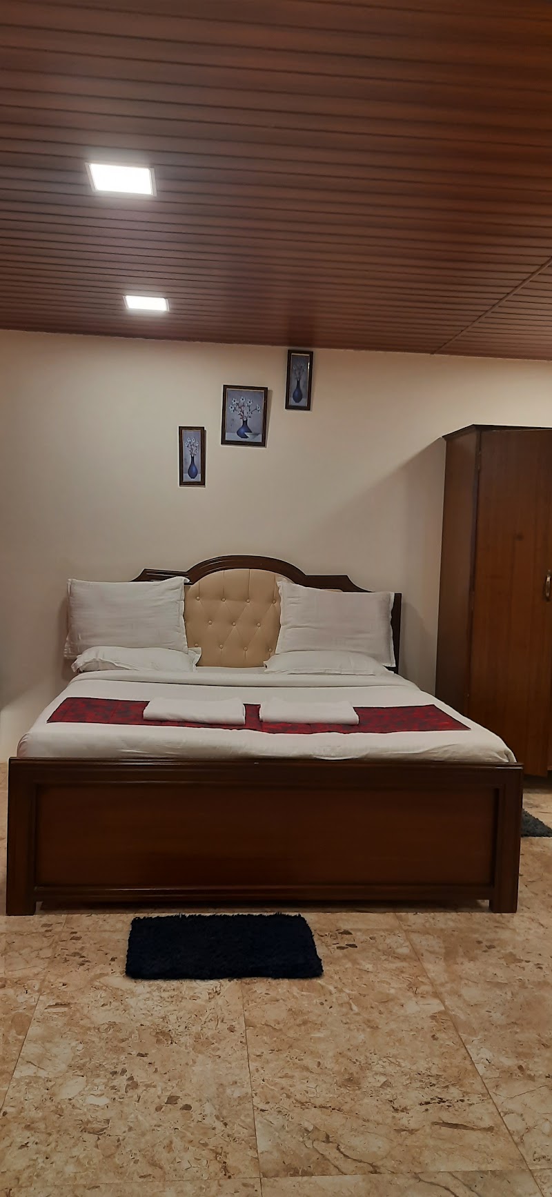 Hotel mayura pine top - sunrise view point rooms - Hotel mayura pine top - sunrise view point rooms 9M9M+GWW, Chikkaballapur, Nandi Hills, Karnataka 562103, India