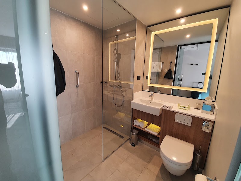 Courtyard by Marriott Bucharest Floreasca - Courtyard by Marriott Bucharest Floreasca Boulevard, Bulevardul Dimitrie Pompeiu 2 A, 020337 București, Romania