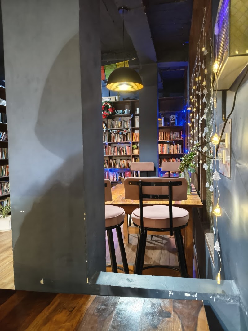 Openbook Coffee & Library Cafe Jibhi - Openbook Coffee & Library Cafe Jibhi Vpo, H9R2+QJV Tehsil, Jibhi, Banjar, Himachal Pradesh 175123, India