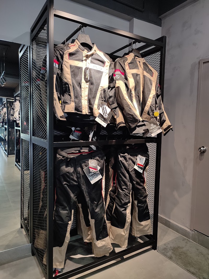 Rynox Exclusive Store - HSR Bengaluru - Rynox Exclusive Store - HSR Bengaluru No. 645, Ground Floor, Zeal square, 12th cross, 27th Main Rd, behind cafe coffee day, 1st Sector, HSR Layout, Bengaluru, Karnataka 560102, India