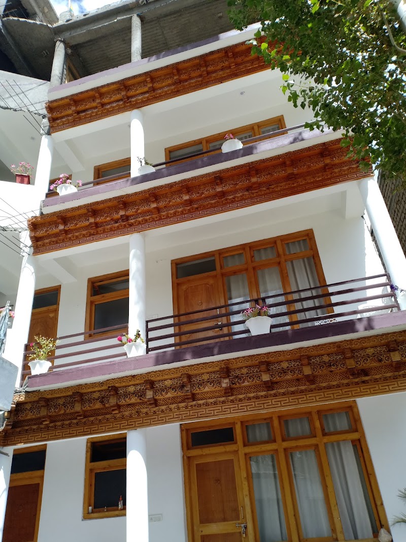 Charu Guest House - Charu Guest House Upper Tukcha Rd, Leh, 194101