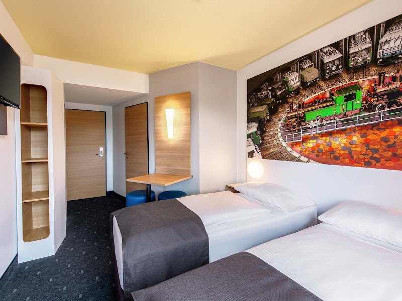 B&B HOTEL Augsburg-Süd - B&B HOTEL Augsburg-Süd, Haunstetter Str. 68, 86161 Augsburg, Germany