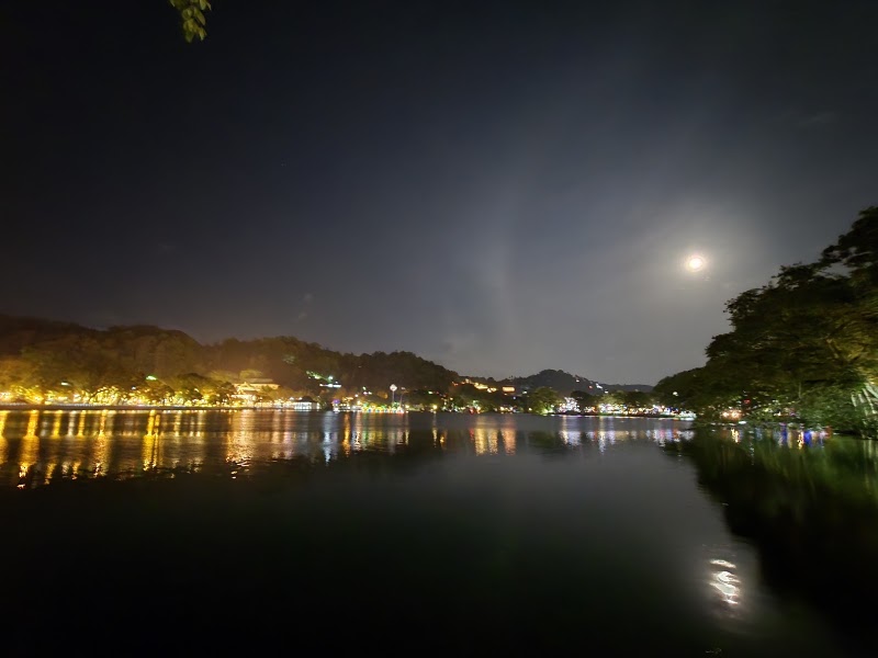 Kandy Lake - Kandy Lake, Kandy, Sri Lanka