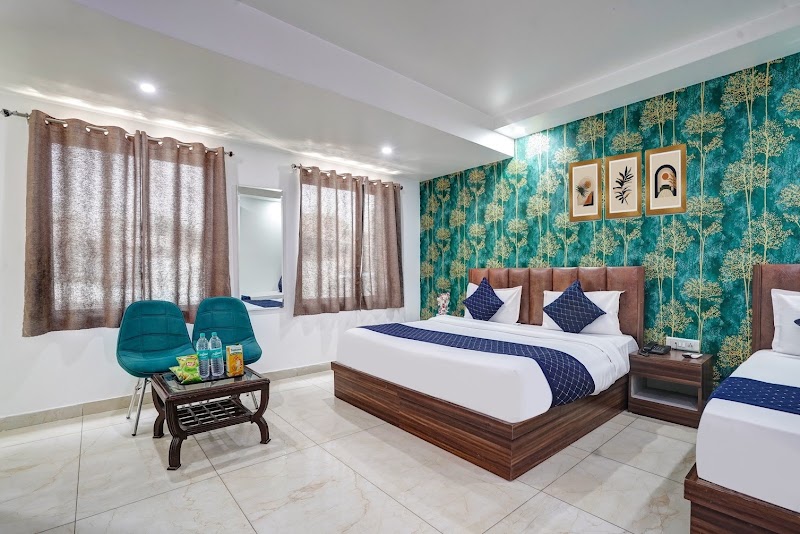 hotel king plaza - hotel king plaza A 208 Road 5, Street No. 9, Block RZ, Mahipalpur Village, Mahipalpur, New Delhi, Delhi 110037, India