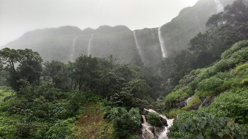 Plus Valley View Point - Plus Valley View Point, FCG8+WW4, Tamhini Ghat Rd, Nive, Maharashtra 412108, India