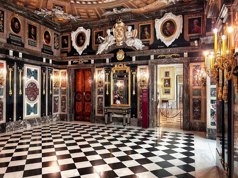 The Royal Castle in Warsaw - The Royal Castle in Warsaw, Plac Zamkowy 4, 00-277 Warszawa, Poland