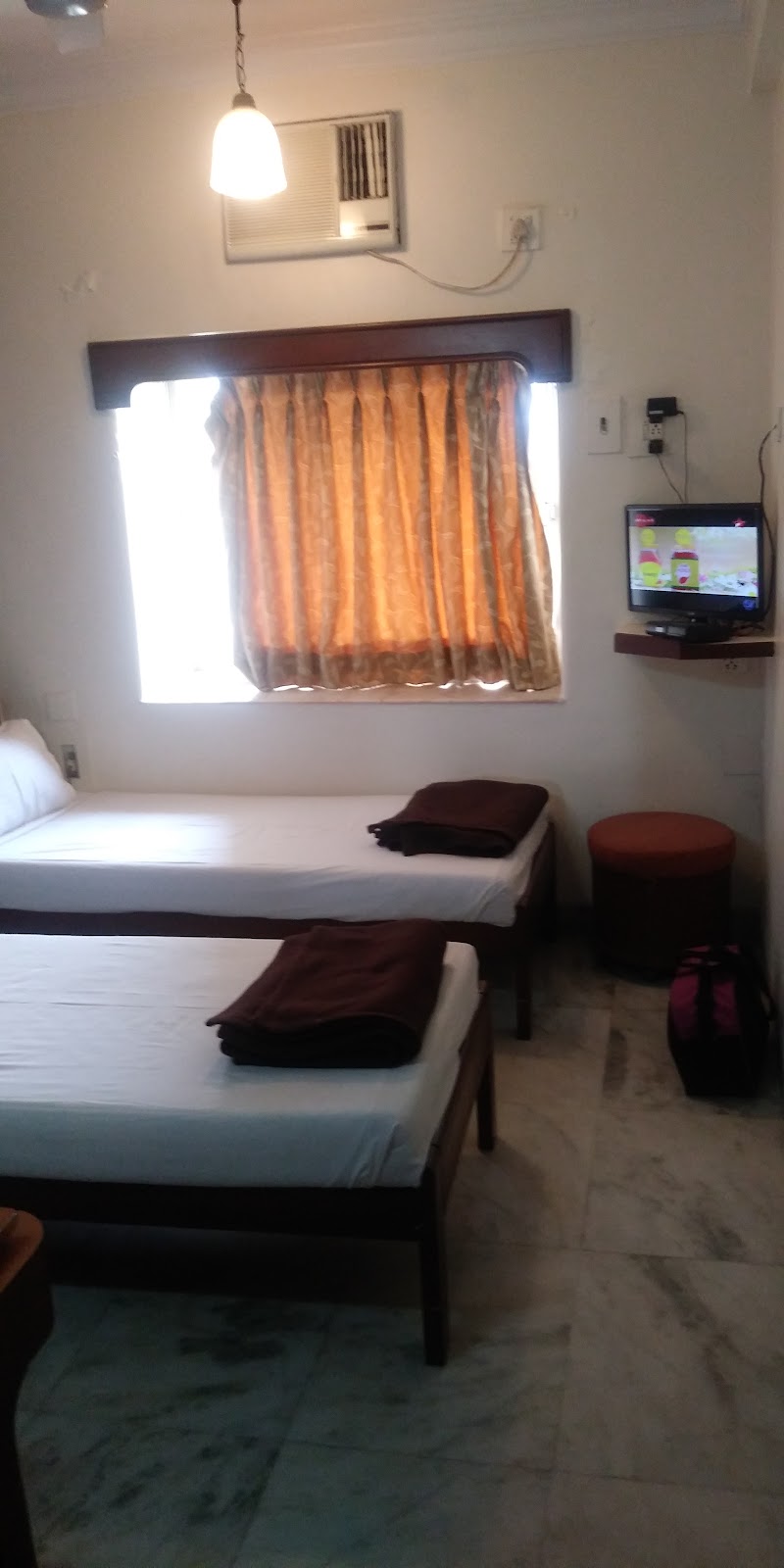 Mogul Palace Hotel - Mogul Palace Hotel, 20, Dontad Cross Ln, off Yusuf Meher Ali Road, Pydhonie, Mandvi, Mumbai, Maharashtra 400009, India