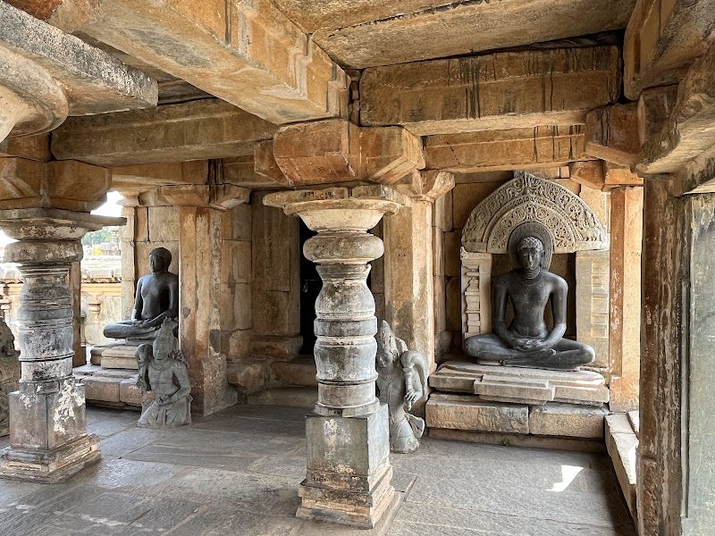 Sri Panchakuta Basadi Sri Atishaya Kshetra - Sri Panchakuta Basadi Sri Atishaya Kshetra, VJ9M+3F7, Kambadahalli, Karnataka 571802, India