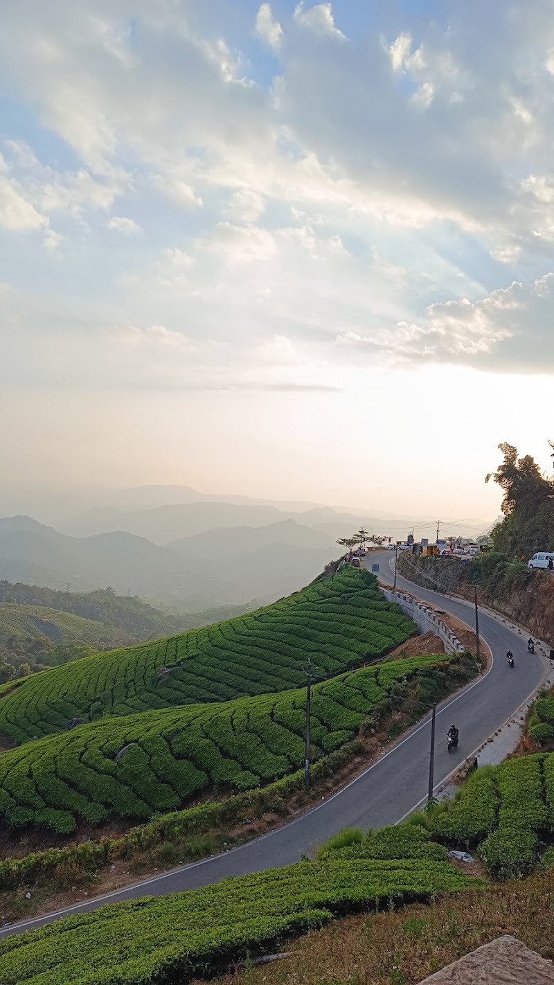 Munnar Tea Garden View Point - Munnar Tea Garden View Point 22RR+R68, Munnar - Aluva Rd, Mankulam, Kerala 685565, India
