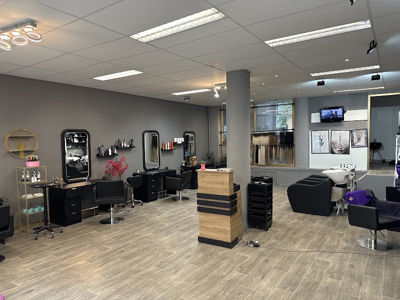 Kapsalon Hairstyling Ozii, Kapper voor Vrouwen en dames - Kapsalon Hairstyling Ozii, Kapper voor Vrouwen en dames, Goudsesingel 93, 3031 EE Rotterdam, Netherlands