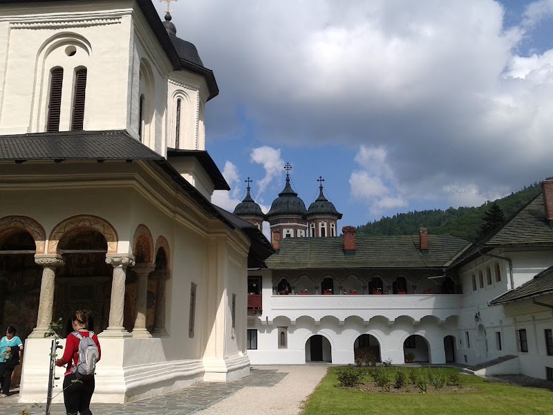 Sinaia Monastery - Sinaia Monastery, Strada Mănăstirii 2, 106100 Sinaia, Romania