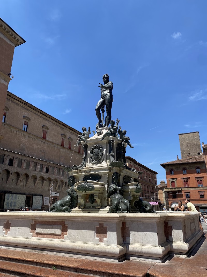 Neptune's Fountain - Neptune's Fountain Piazza del Nettuno, 40124 Bologna BO, Italy