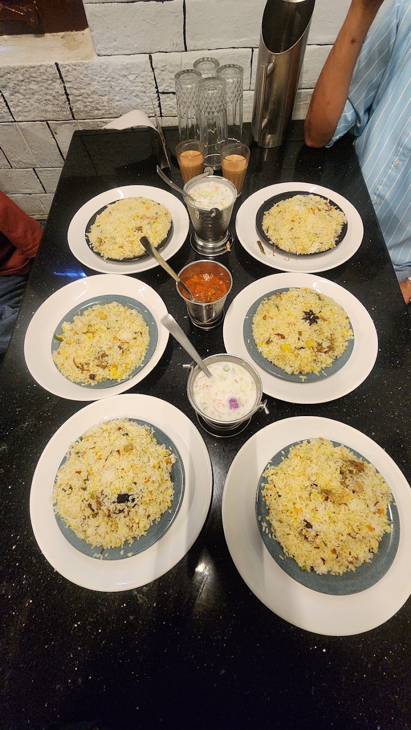 VK Brothers Cafe & Restaurant - VK Brothers Cafe & Restaurant metro station, 143, Police Rd, near chickpet, Ranasinghpete, Sultanpete, Bengaluru, Karnataka 560053, India