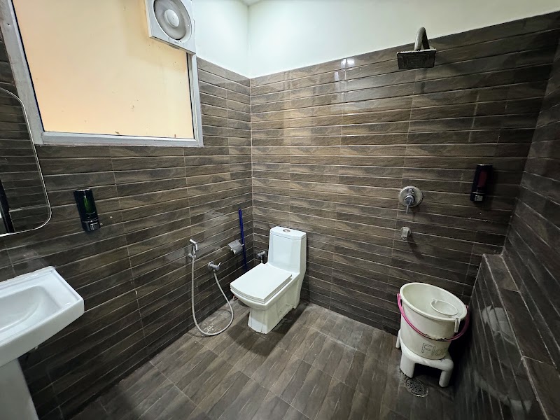 Backpacker's Nest Hotel - Backpacker's Nest Hotel, Near R S Towers, Hall Bazar, Katra Ahluwalia, Amritsar, Punjab 143006, India