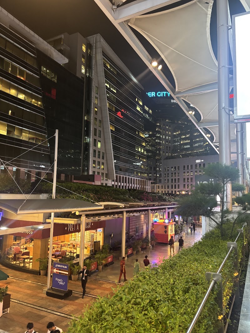 DLF Cyber City, Gurugram - DLF Cyber City, Gurugram DLF Gateway Tower, DLF Cyber City, DLF Phase 3, Sector 24, Gurugram, Haryana 122002, India
