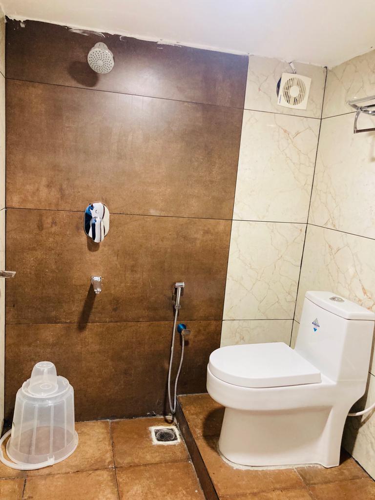Hotel Luciya International Near Prabha Theatre - Hotel Luciya International Near Prabha Theatre, 1771, URS Complex, Sardar Patel Rd, near Prabha Theater, Devaraja Mohalla, Mandi Mohalla, Mysuru, Karnataka 570001, India