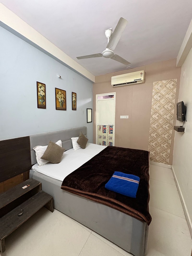 Khandelwal Guest House - Khandelwal Guest House, Mahakal Ghati, 5/10, Bharat Mata Mandir Marg, near Choubis Khamba, Jaisinghpura, Ujjain, Madhya Pradesh 456001, India
