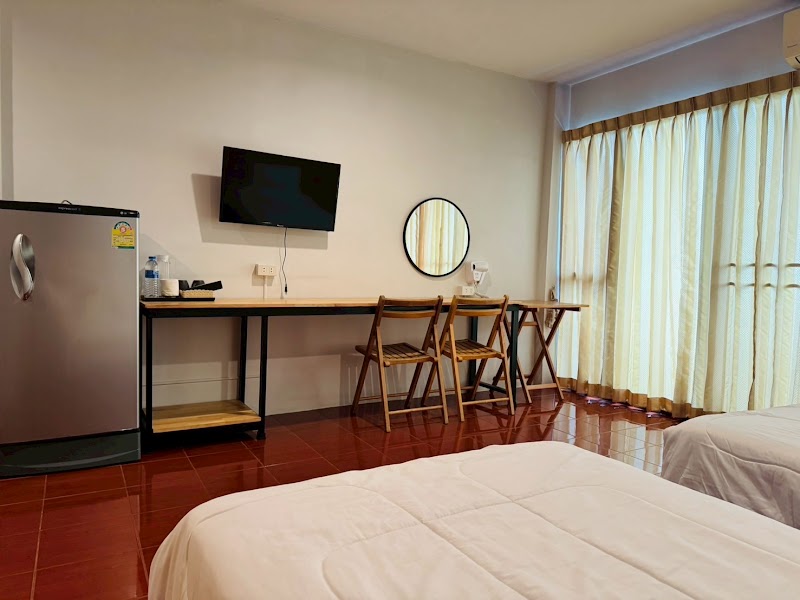 Henry's House - Henry's House, 35/39 Bangyai, Tambon Wichit, Amphoe Mueang Phuket, Chang Wat Phuket 83000, Thailand