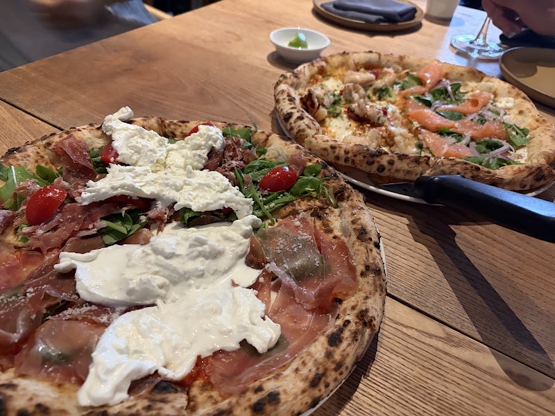 Pizza 4P’s Bao Khanh - Pizza 4P’s Bao Khanh 11B P. Báo Khánh, Alley, Hoàn Kiếm, Hà Nội 100000, Vietnam