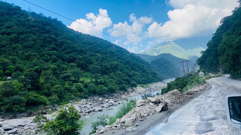Tirthan Valley Road - Tirthan Valley Road Tirthan Valley Rd, Gushaini, Himachal Pradesh 175123, India