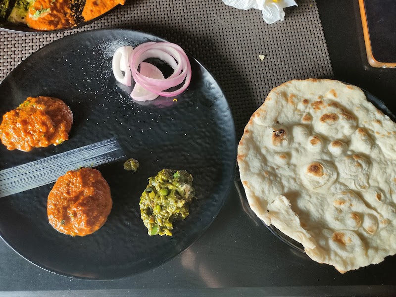 Hotel Karuna celebration veg family restaurant - Hotel Karuna celebration veg family restaurant 127, opp. Hdfc Bank, Bhadravathi Peth, Solapur, Maharashtra 413005, India