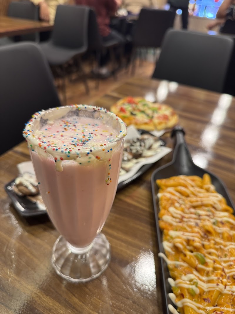 Froozo Cafe Malad - Froozo Cafe Malad Shop no. 7, Asmita Sand Dunes, opp. Radha Krishna School, Om Nagar, Sunder Nagar, Malad West, Mumbai, Maharashtra 400064, India