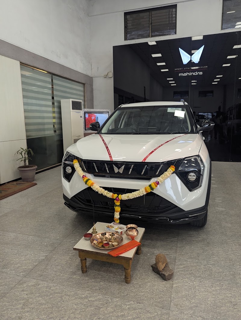 Mahindra Trendy Wheels Pvt Ltd - SUV & Commercial Vehicle Showroom - Mahindra Trendy Wheels Pvt Ltd - SUV & Commercial Vehicle Showroom Plot No 448/B,Shiroli M.I.D.C Pune Bangalore National Highway, Nagaon Phata, Kolhapur, Nagaon, Maharashtra 416122, India