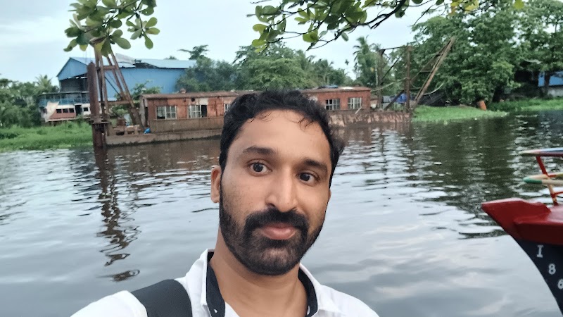Alapuzzha Terminal Boat Jetty - Alapuzzha Terminal Boat Jetty, G922+265, Thathampally, Alappuzha, Kerala 688013, India