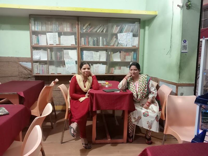 Varanasi Cafe & Bakery Restaurant - Varanasi Cafe & Bakery Restaurant, D-3/75, Meer Ghat, Lahori Tola, Varanasi, Uttar Pradesh 221001, India