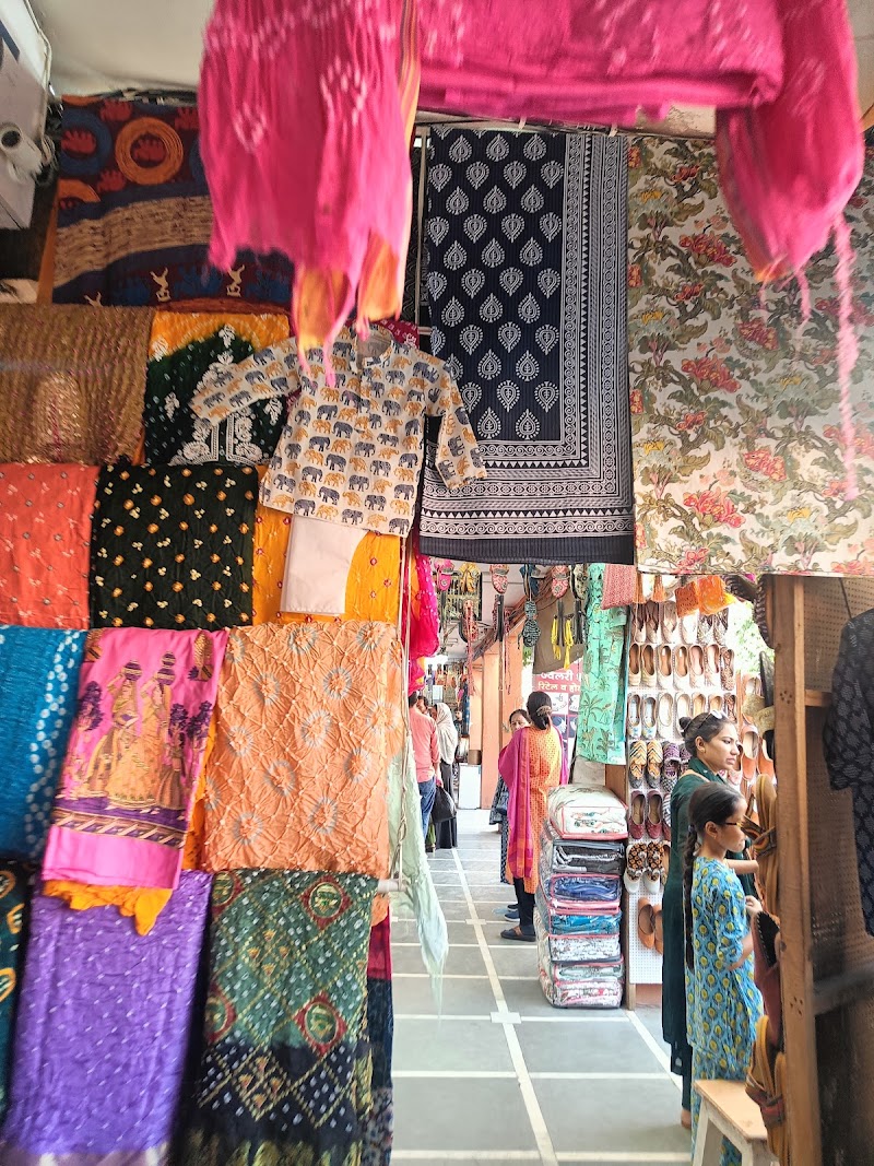 Shreenath Handloom House - Shreenath Handloom House 53, Link Rd Bapu Bazar, Bapu Bazar, Adarsh Nagar, Jaipur, Jaipur Nagar Nigam Area, Rajasthan 302003, India
