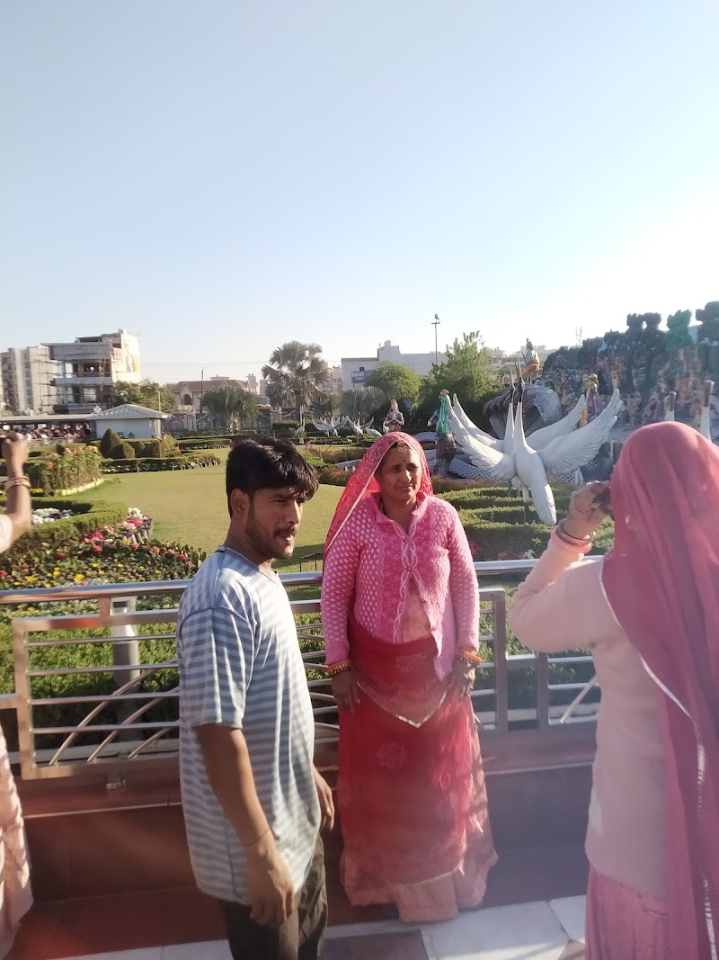 Seva Kunj, Prem Mandir - Seva Kunj, Prem Mandir HMF9+3PM, Raman Reiti, Vrindavan, Uttar Pradesh 281121, India
