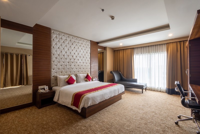Hotel Anjushree - Hotel Anjushree 72, Indore Rd, Goyala Khurd, Pawapuri Colony, Ujjain, Madhya Pradesh 456010, India